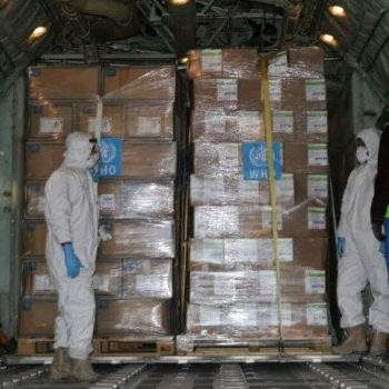 ۷.۵ تن تجهیزات پزشکی سازمان بهداشت جهانی برای مقابله با کرونا تحویل ایران شد